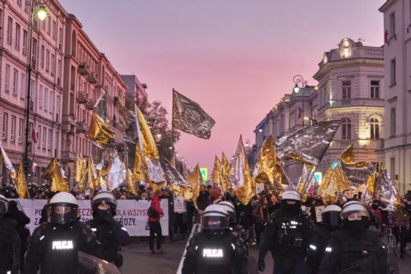 The March of Hospitality participating in the annual antifascist street party “For Your Freedom and Ours”, Warsaw, 11.11.2021. Photo by Michał Algebra.